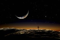 Астронавт стоїть на безплідній планеті — стокове фото