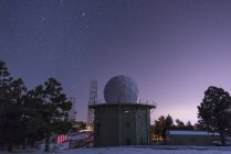 Башта радіолокаційної станції ВПС — стокове фото