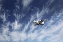 13 décembre 2014. Moscou, Russie. Avion de transport Il-76TD du Service fédéral de sécurité russe volant dans un ciel nuageux . — Photo de stock
