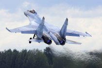19 de julho de 2016. Kubinka, Rússia. Caça a jato Su-35S da Força Aérea Russa decolando — Fotografia de Stock