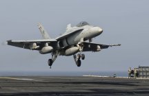 Pakistan - 31 maggio 2009: discesa del calabrone F / A-18C della US Navy — Foto stock
