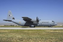 Турция, Конья - 18 июня 2014 года: Катар ВВС C-130J-30 Hercules приземлился в Конье во время международных учений 