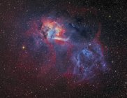 Nebulosa ad emissione acuta 2-132 al confine di Lacerta — Foto stock