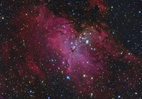 Nebulosa de Águila Messier 16 en Serpens en alta resolución - foto de stock