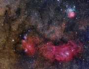 Triplet Sagitário com Nebulosa da Lagoa, Nebulosa da Trifide e NGC 6559 em alta resolução — Fotografia de Stock