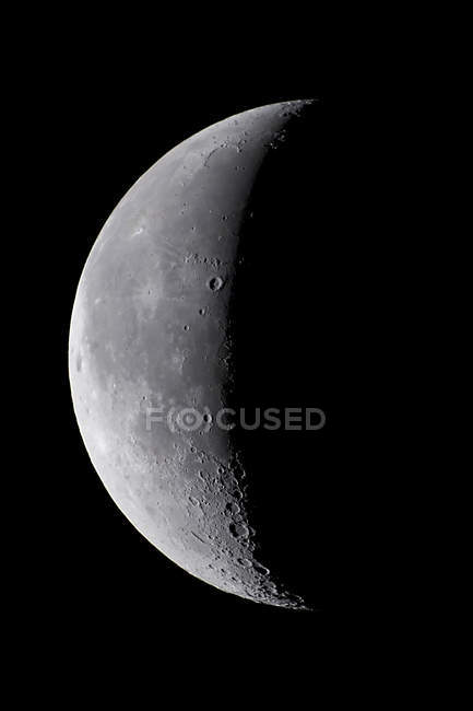 Зростаючий місяць поверхні — стокове фото