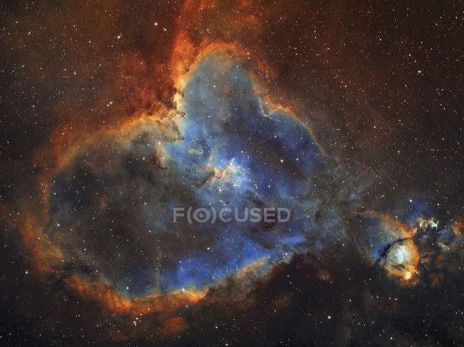 Paesaggio stellare con nebulosa cardiaca nella costellazione di Cassiopea — Foto stock