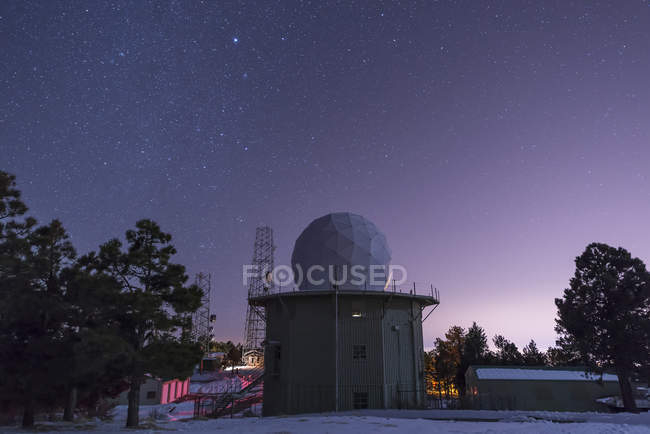 Estação da Força Aérea torre de radar — Fotografia de Stock