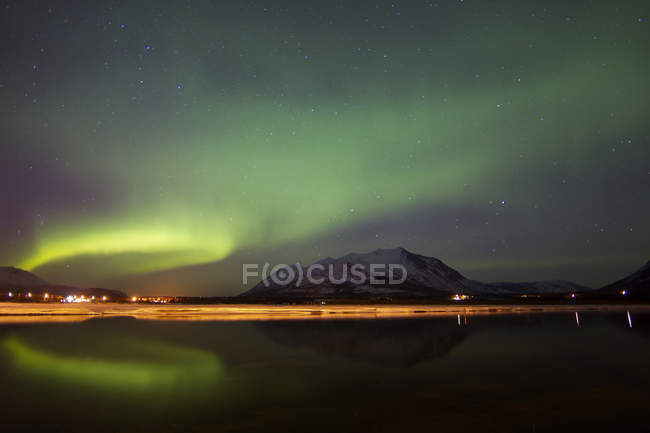 Aurora boreale sul lago di Nares — Foto stock