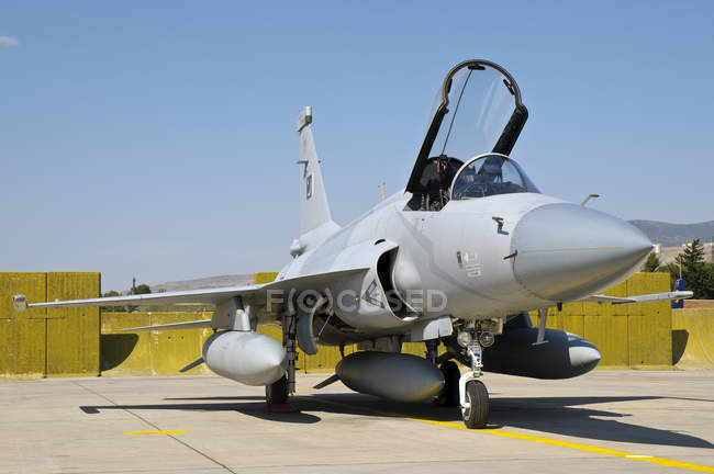 Туреччина, Ізмір повітряного шоу 2011 - 5 червня 2011: Jf-17 грім Пакистану військово-повітряні сили — стокове фото