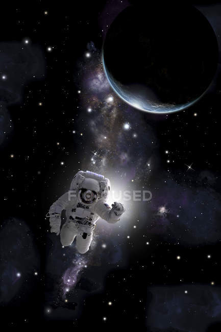 Астронавт плавает в открытом космосе рядом с планетой, похожей на Землю — стоковое фото