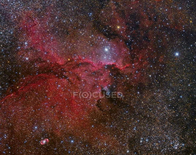 NGC 6188 Емісійна туманність у сузір'ї жертовник з високою роздільною здатністю — стокове фото