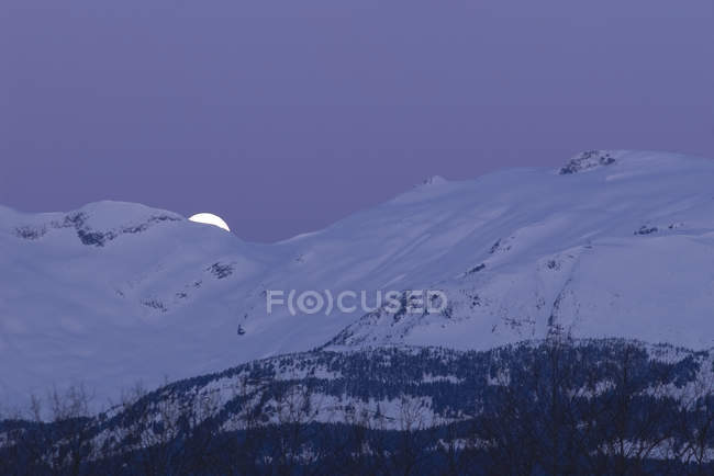 Moonset, New Aiyansh, Colúmbia Britânica, Canadá — Fotografia de Stock