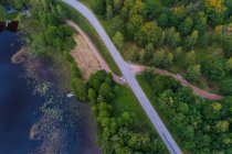 Дорога в южном регионе, Швеция летом на закате — стоковое фото