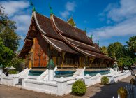 Buddhistischer Tempel Wat Xieng Thong in Luang Prabang / Laos — Stockfoto