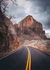 Дорога в горах Утох — стокове фото