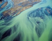 Vista aérea dos rios trançados no sul da Islândia — Fotografia de Stock