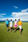 Amigos jogando golfe em Edgewood Tahoe em Stateline, Nevada. — Fotografia de Stock