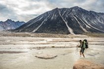 Auyuittuq escena de senderismo parque nacional - foto de stock