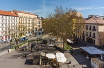Пустая площадь в Мэдирде, Испания, на площади Тирсо де Молина Ковид19. — стоковое фото