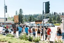 Manifestaciones pacíficas en el Valle de la Hierba Rural, California - foto de stock