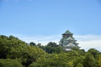 Castelo de Osaka em Osaka no verão. Japão. — Fotografia de Stock