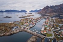 Distrito tradicional no condado, Noruega, arquipélago de Lofoten — Fotografia de Stock