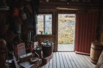 Herramientas y suministros de los antiguos pescadores noruegos - foto de stock
