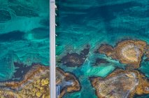 Ponte sobre fiordes de norway da vista aérea — Fotografia de Stock