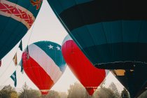Heißluftballons im Sommer. Verkehr — Stockfoto