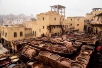 Blick auf die Ledergerberei im Fez, Marokko — Stockfoto