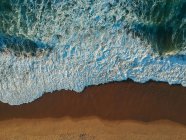 Belle vue sur la mer et la vague sur fond de nature — Photo de stock