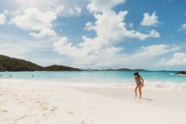 Cruise Destination with Kids Girl Plays in the Waters of the USVI — Stock Photo