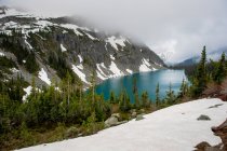 Красивый природный ландшафт в Duffy озера провинциальный парк, Британская Колумбия, Канада — стоковое фото