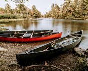 Boat on the lake — Stock Photo