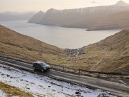 Vista de la carretera de montaña, islas lofoten - foto de stock