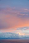 Красивый закат над морем — стоковое фото