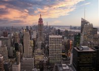 New York skyline de la ville au coucher du soleil — Photo de stock