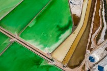 Испарительные пруды на Каргильском промышленном заводе. — стоковое фото