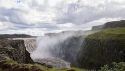 Величезний водоспад Деттіфосс у Північній Ісландії — стокове фото