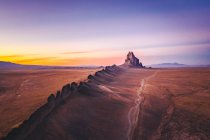 Schöner Blick auf die Wüste vor Naturkulisse — Stockfoto
