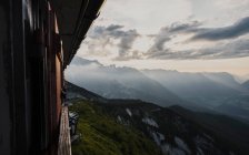 Belle vue sur les montagnes sur fond de nature — Photo de stock