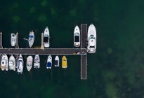 Luftaufnahme des Meeres und der Seebrücke mit Booten — Stockfoto