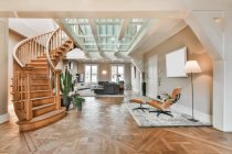 Design d'interni di lusso e bellissimo soggiorno — Foto stock