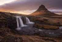 Bella vista della cascata di ghiaccio in ghiandaia — Foto stock