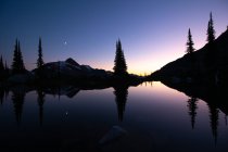 Beautiful sunset over the lake — Stock Photo