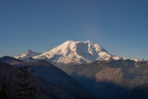 Vista de montanhas na parte da manhã nos alpes — Fotografia de Stock