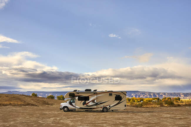 An rv parked on Bureau of Land Management land in Fruita, CO. — Stock Photo
