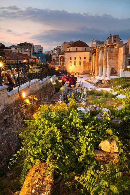 Remains of the Hadrian's Library in Monastiraki square in Athens — Stock Photo
