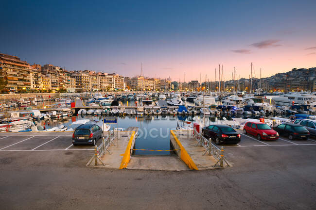 Fishing boats and yachts in Zea Marina in Athens, Greece — Stock Photo